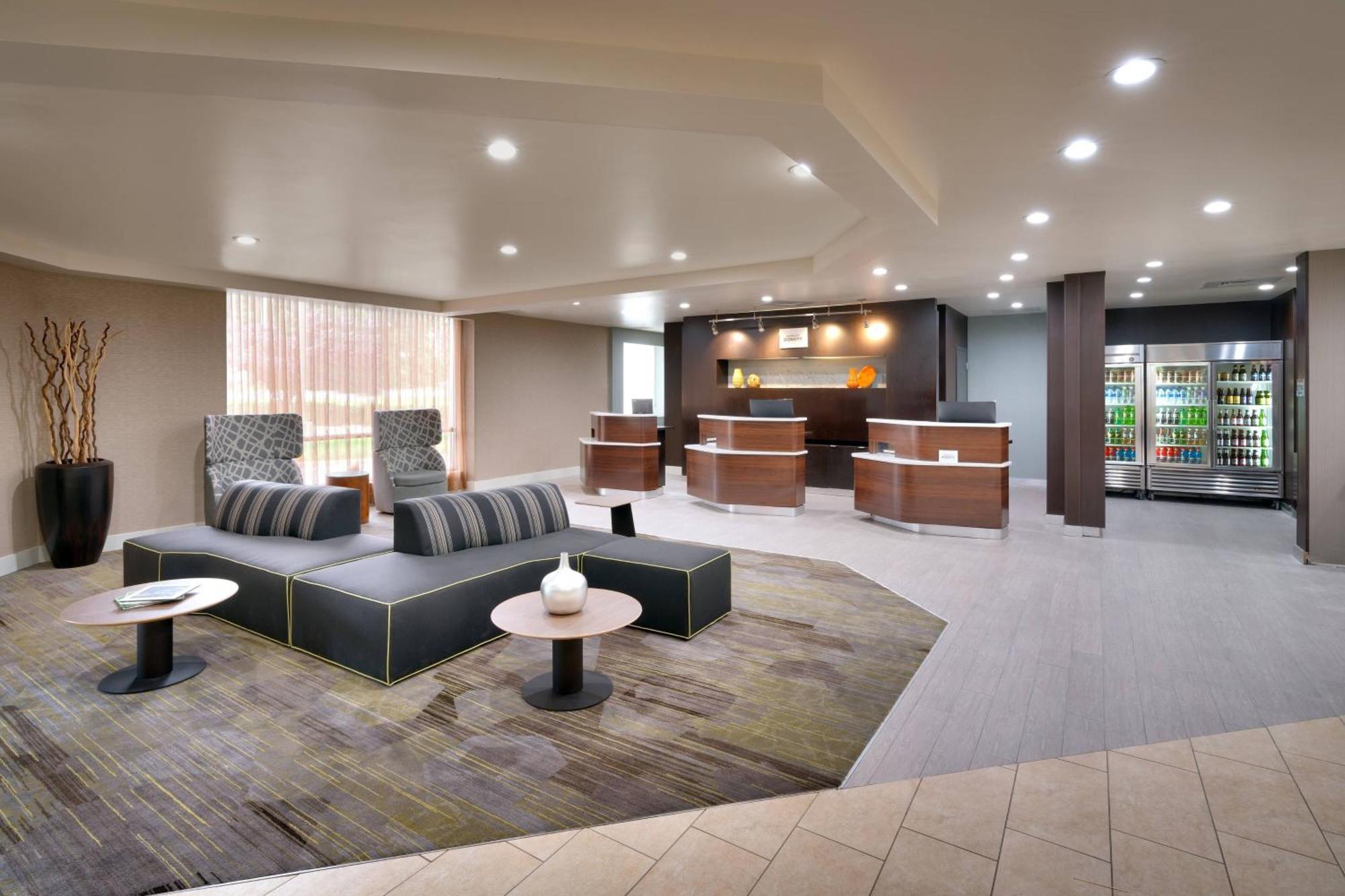 Courtyard By Marriott Charlotte Airport Loso Bagian luar foto