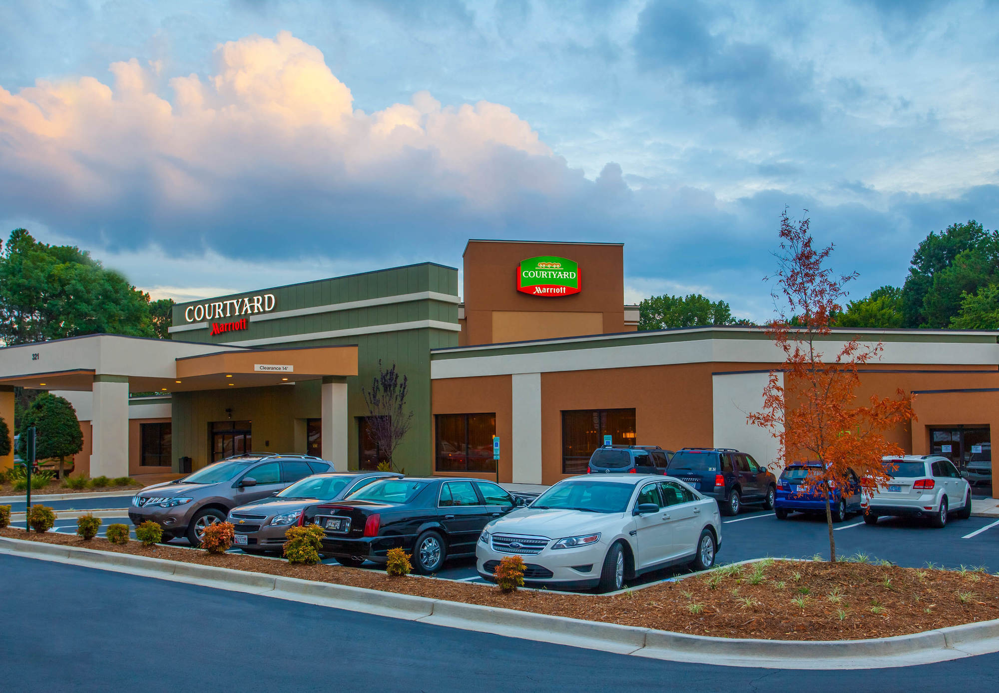 Courtyard By Marriott Charlotte Airport Loso Bagian luar foto
